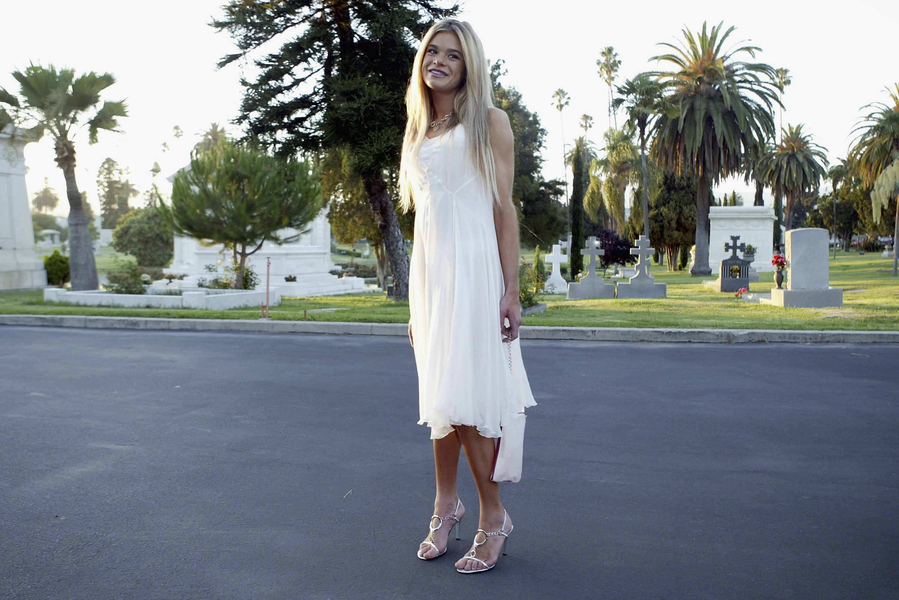 12 Ellen Muth Naked Photos Revealed
