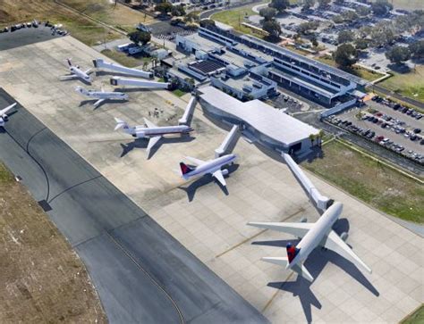 Does Gainesville Have An Airport
