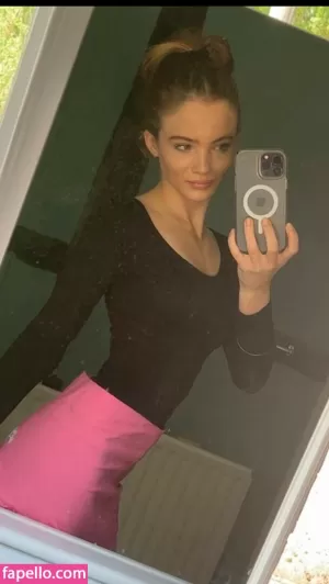 Freya Allan Nudes Freya Allan Nudes