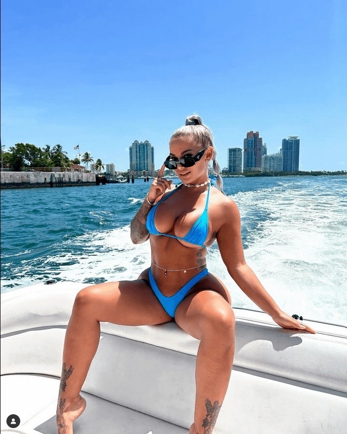 Hayley Davies Onlyfans
