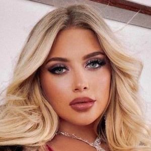 What Are Ava Louise Nudes? Safe Viewing Guide