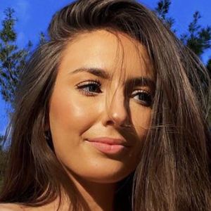 What Are Taylor Alesia Nudes? Safe Viewing Guide