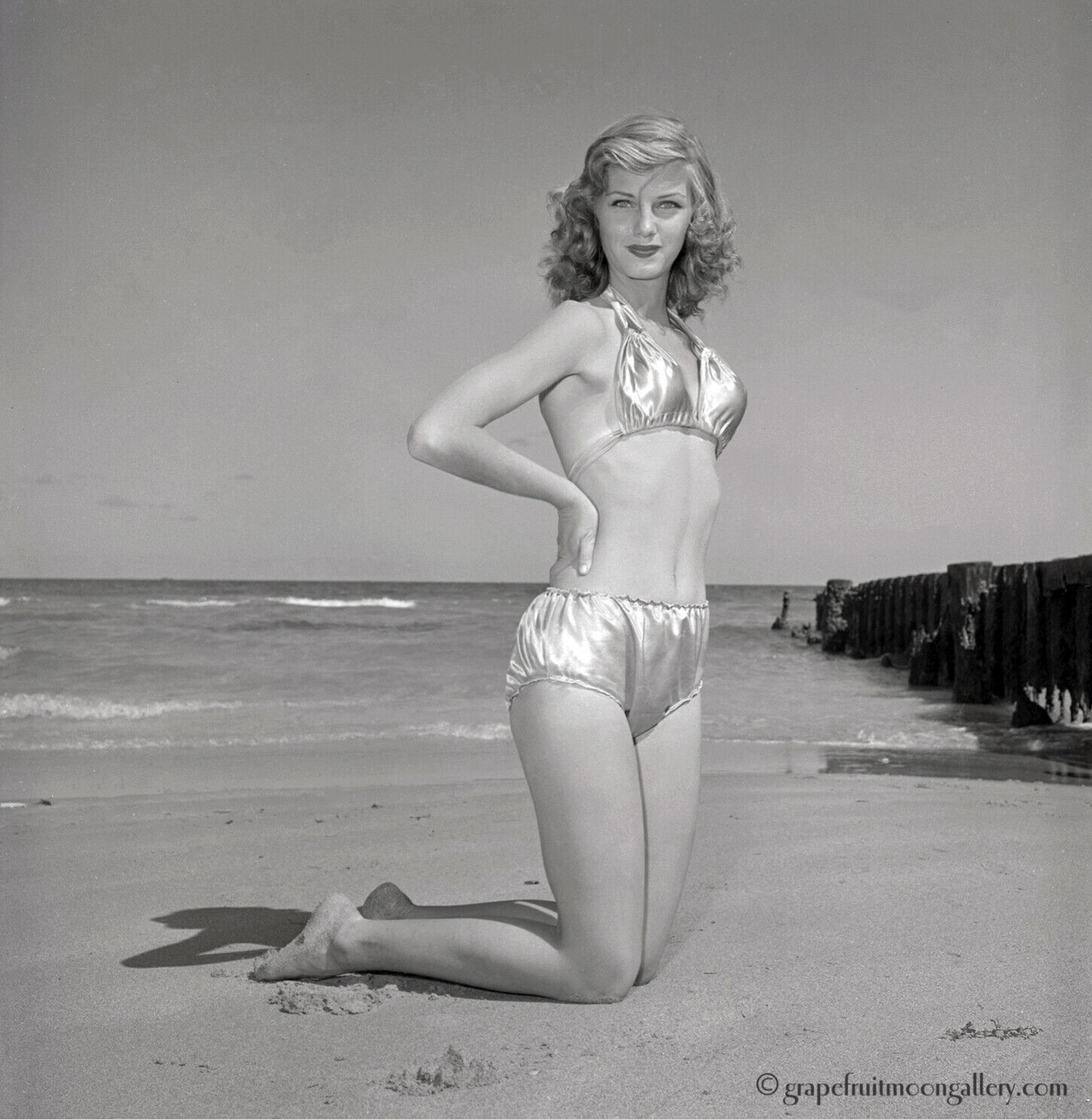 What Makes Bunny Yeager Photos Iconic? Timeless Beauty